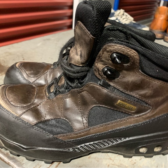 Nike ACG Brown and Black Hiking Boots Rugged Design - Picture 8 of 13